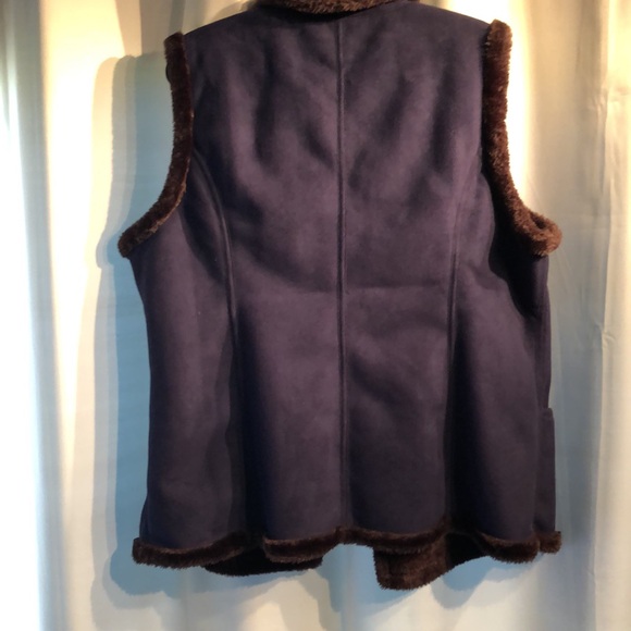 D&Co Vest - Picture 7 of 7
